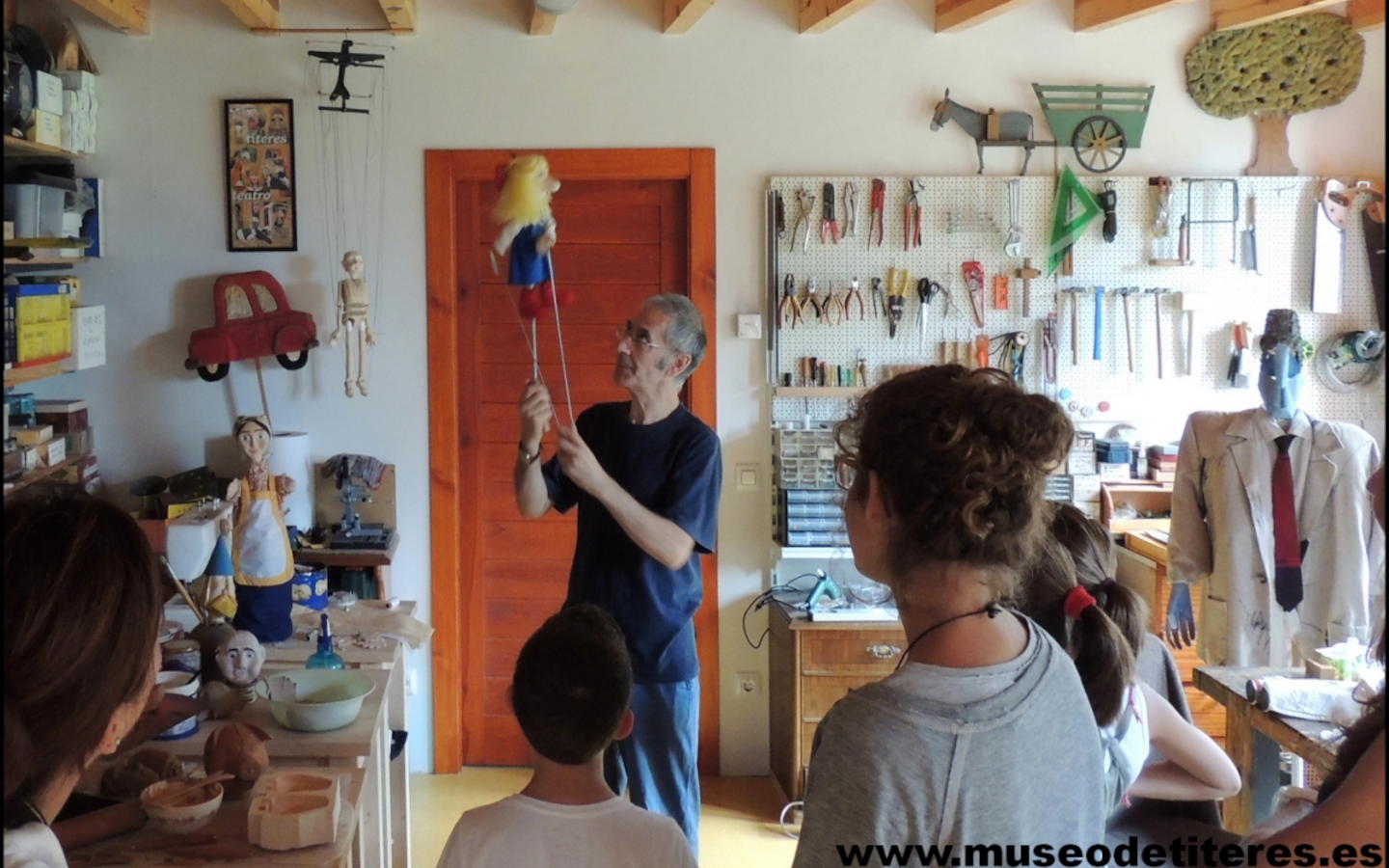 Visita animada al Museo El Taller de Títeres - Siero